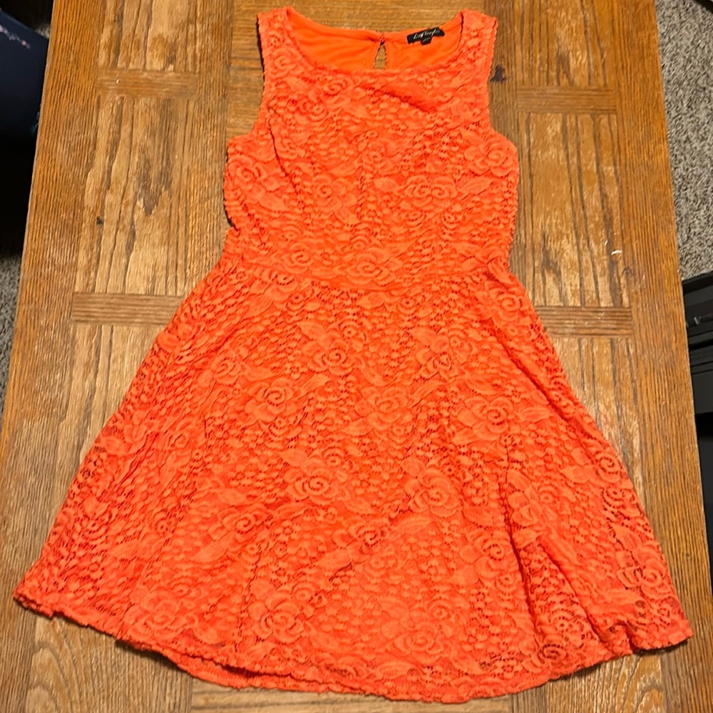 City Triangles size Medium Orange lace dress EUC